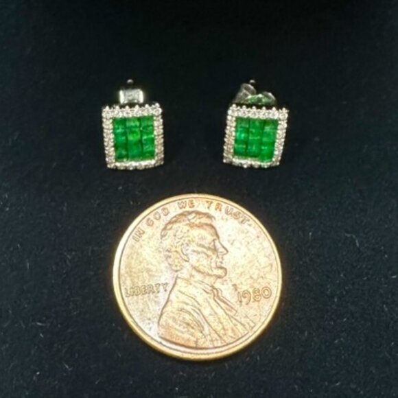 14K White Gold Emerald Diamond Stud Earrings | Art Deco Style | 585 Marked - Picture 3 of 16